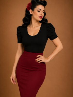 CAMISETA PINUP NEGRA MANGA ABULLONADA