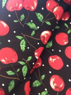 falda pinup negra con cerezas